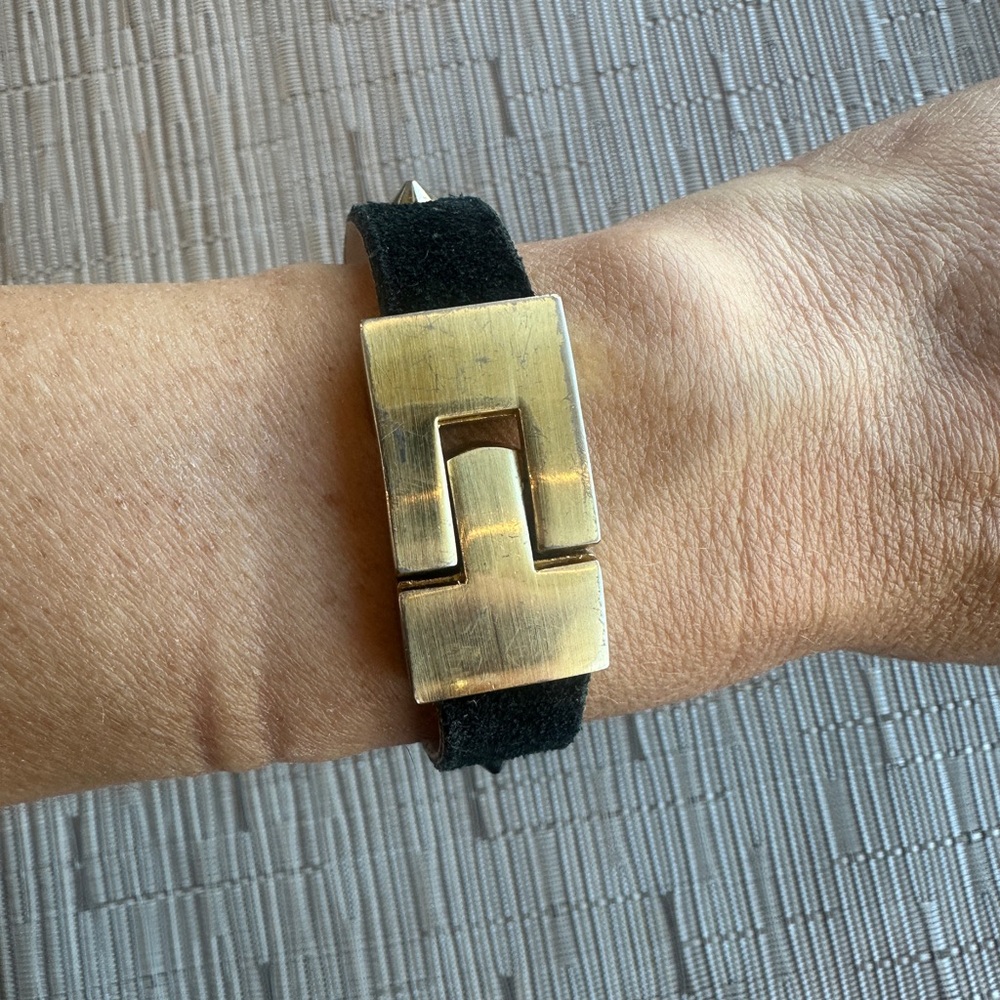 Leighelena Spike Bracelet - Black Leather, Gold Hardware